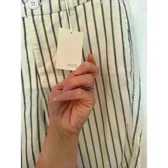 Ecru white/navy ticking stripe knee length shorts NWT size 2 - Picture 3 of 5